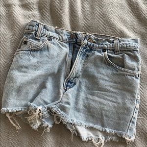 Levi’s shorts size 28